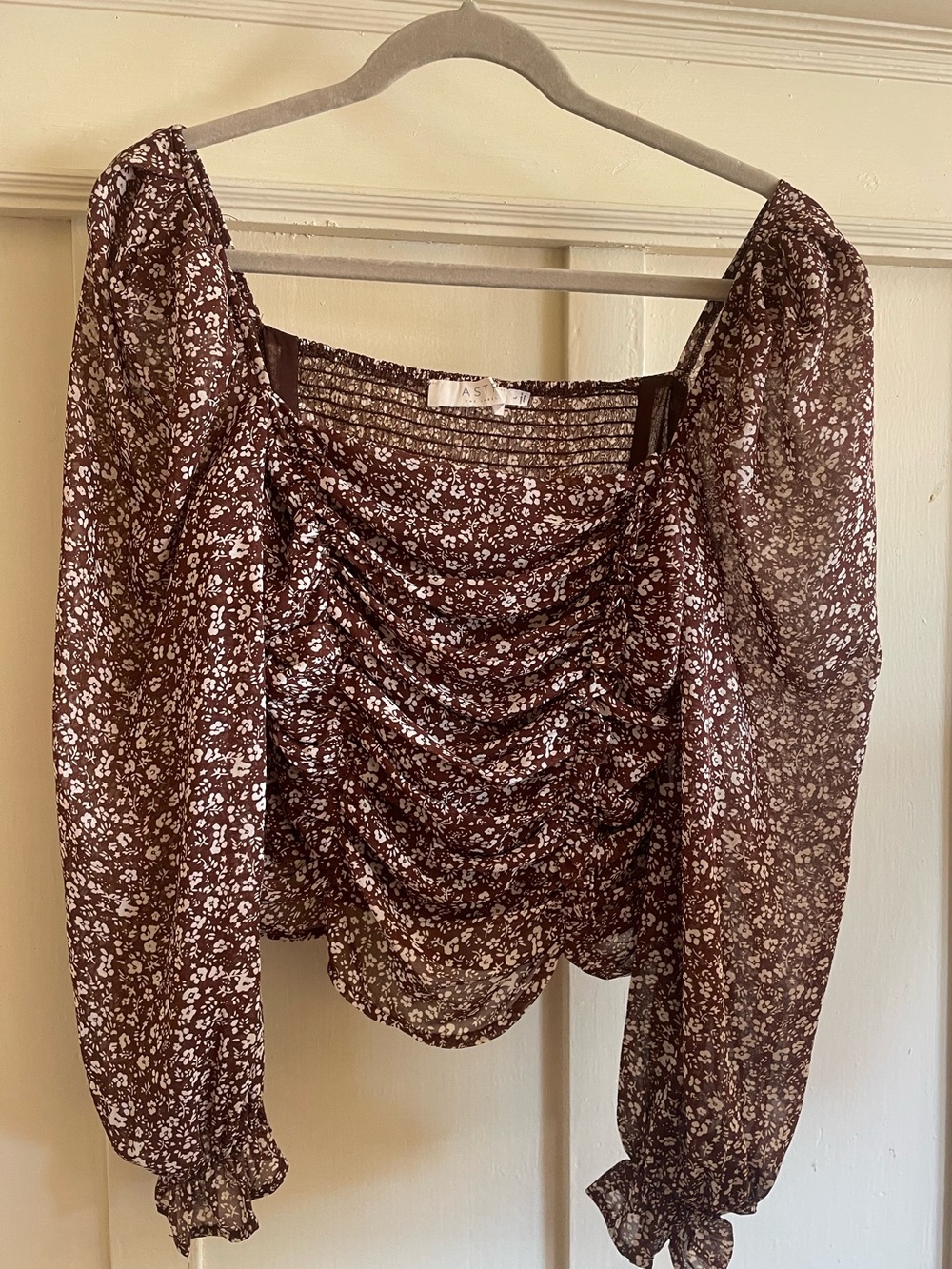 Cute Ruched Brown blouse